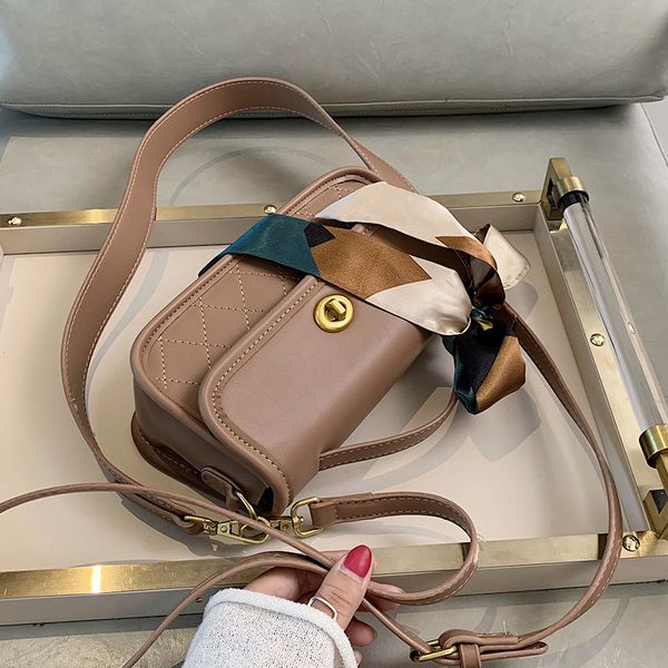 new unique bag design french square bag silk scarf handbag & elegant shoulder messenger width 22cm
new unique bag design french square bag silk scarf handbag & elegant shoulder messenger width 22cm