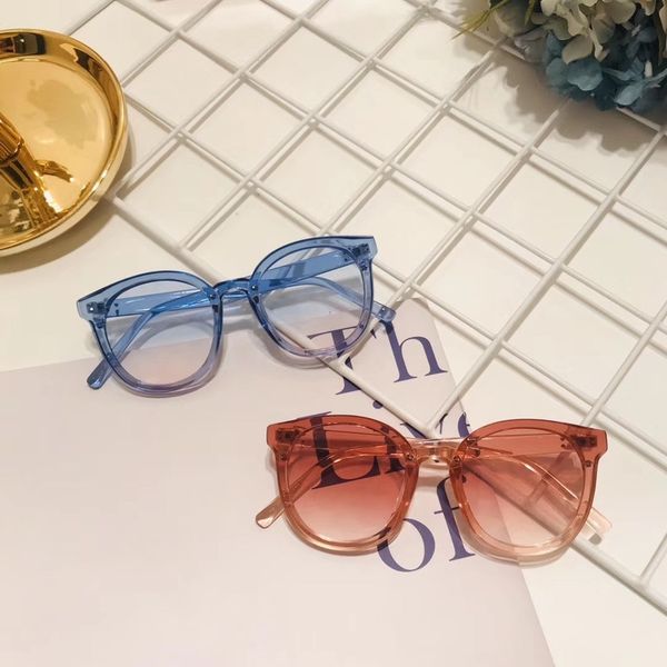 sunglasses the fashion glasses plastic box joker 8378 tong street snap cool wholesale, White;black
sunglasses the fashion glasses plastic box joker 8378 tong street snap cool wholesale, White;black
