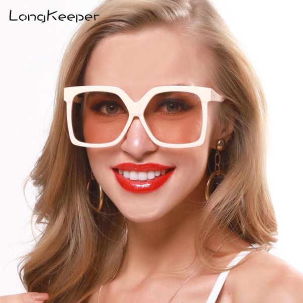 2020 new oversize square sunglasses women fashion retro gradient sun glasses female luxury big eyewear uv400 zonnebril dames, White;black
2020 new oversize square sunglasses women fashion retro gradient sun glasses female luxury big eyewear uv400 zonnebril dames, White;black