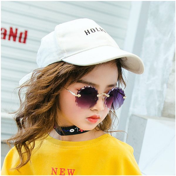 2020 classic vintage sunglasses children colorful mirror glasses boys/girls metal frame kids cute outdoor eyeglasses, White;black
2020 classic vintage sunglasses children colorful mirror glasses boys/girls metal frame kids cute outdoor eyeglasses, White;black