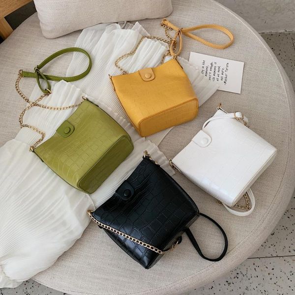 fashion lady retro classic snake pattern solid color shoulder bag chain bag messenger casual tote alligator hasp bolsa au5
fashion lady retro classic snake pattern solid color shoulder bag chain bag messenger casual tote alligator hasp bolsa au5