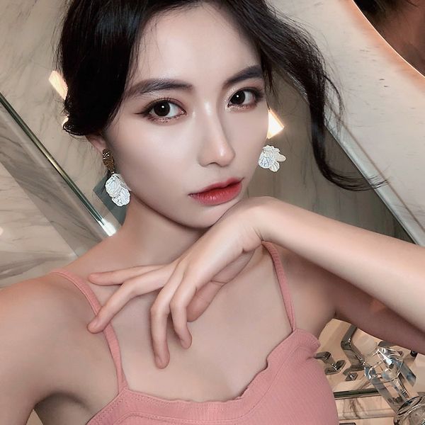 fashion statement art design crack shell pendant earring jewellery korean white acrylic flower petal drop earrings for women's, Silver
fashion statement art design crack shell pendant earring jewellery korean white acrylic flower petal drop earrings for women's, Silver