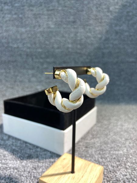 b and v twist leather earrings are full of fashion, fashion and fashion, Golden
b and v twist leather earrings are full of fashion, fashion and fashion, Golden