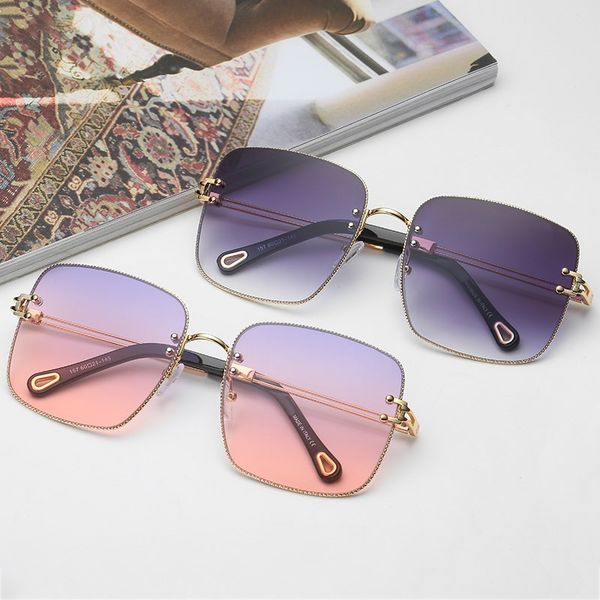 new glass sunglasses fashion men and women trend sunglasses couple travel street mirror light luxury leisure sunglasses metal frame 157, White;black
new glass sunglasses fashion men and women trend sunglasses couple travel street mirror light luxury leisure sunglasses metal frame 157, White;black