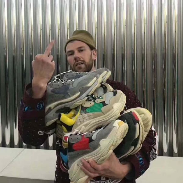 17fw balenciaga тройной s ретро тапки мужская мода vintage kanye west старый дед тренеры дизайнерские mens женщин папа повседневная обувь, Black
17fw balenciaga тройной s ретро тапки мужская мода vintage kanye west старый дед тренеры дизайнерские mens женщин папа повседневная обувь, Black