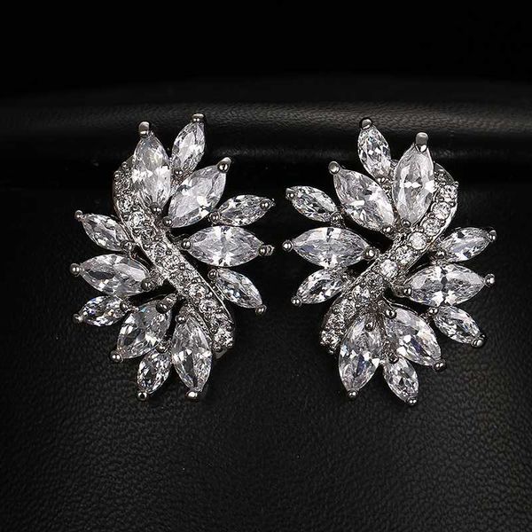 bettyue fashion charm wholesale cubic zircon silver plated symmetric shape jewelry earrings for woman exquisite wedding gift, Golden;silver
bettyue fashion charm wholesale cubic zircon silver plated symmetric shape jewelry earrings for woman exquisite wedding gift, Golden;silver