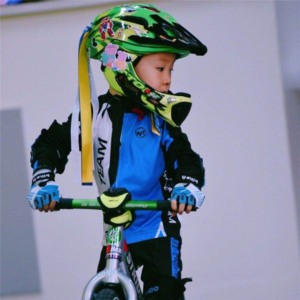2020 new children's bicycle clothing cartoon theme breathable, quick dry children's sportswear racing bike equipment, Black;blue
2020 new children's bicycle clothing cartoon theme breathable, quick dry children's sportswear racing bike equipment, Black;blue