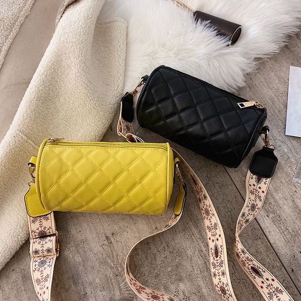 bag 2020 autumn new female bag diamond plaid thread drum one shoulder slant
bag 2020 autumn new female bag diamond plaid thread drum one shoulder slant