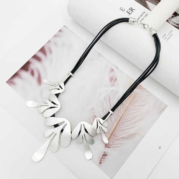 pendant necklaces leaf shape jewelry alloy geometry drop choker neckalces maxi collar necklace wholesale sales, Silver
pendant necklaces leaf shape jewelry alloy geometry drop choker neckalces maxi collar necklace wholesale sales, Silver