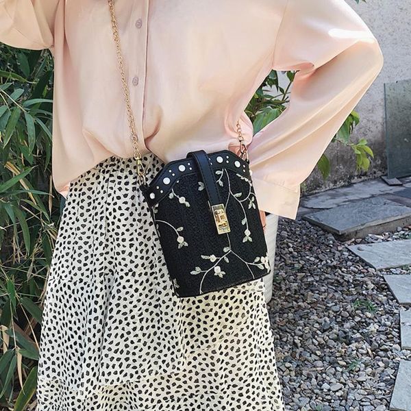 women summer bag with flowers csual beach vacation simple lace embroid straw bucket bag burlap square messenger #t2g
women summer bag with flowers csual beach vacation simple lace embroid straw bucket bag burlap square messenger #t2g