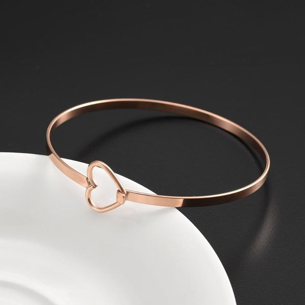 ijb0288 fashion heart expandable wire bangle 316l stainless steel women/men adjustable bracelet with heart clasp, Black
ijb0288 fashion heart expandable wire bangle 316l stainless steel women/men adjustable bracelet with heart clasp, Black