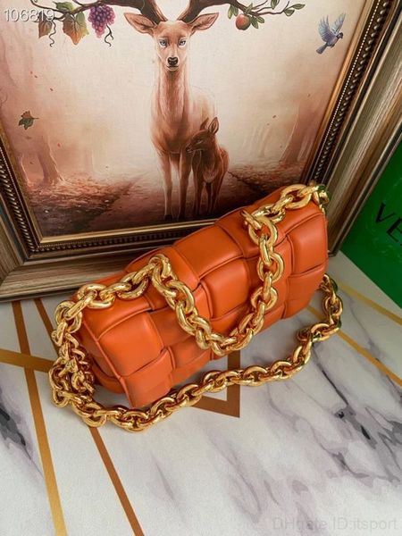 ladies 20 new shoulder bags italian high-end quality leather chain box bag fashion trend style hand-woven messenger bag
ladies 20 new shoulder bags italian high-end quality leather chain box bag fashion trend style hand-woven messenger bag