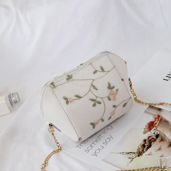 flower embroidery lace bags for women fashion leather shoulder bags metal chain strap crossbody messenger bag mini shell handbag
flower embroidery lace bags for women fashion leather shoulder bags metal chain strap crossbody messenger bag mini shell handbag