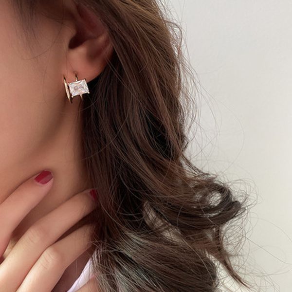 hoop & huggie minimalist shiny cz stone square geometric earrings for women gold color metal hollow layed open party brincos, Golden;silver
hoop & huggie minimalist shiny cz stone square geometric earrings for women gold color metal hollow layed open party brincos, Golden;silver