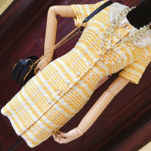 new net red dress short small waist yellow v neck in summer small professional fragrance thin yellow, White;black
new net red dress short small waist yellow v neck in summer small professional fragrance thin yellow, White;black
