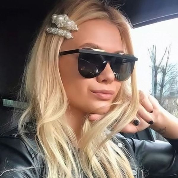 2020 new fashion brand design oval sunglasses women big frame vintage flat siamese lens mirror sun glasses for female uv400, White;black
2020 new fashion brand design oval sunglasses women big frame vintage flat siamese lens mirror sun glasses for female uv400, White;black