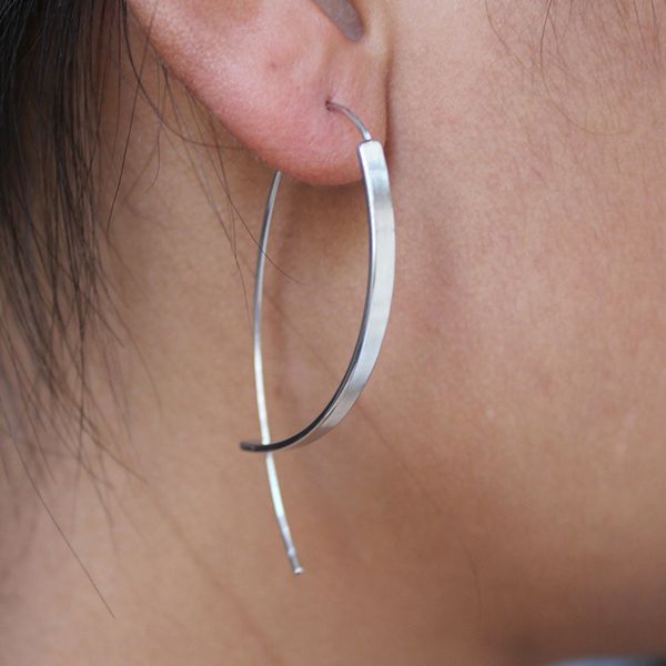 2020 new sell wholesale lot women fashion shiny gold silver rose gold tone earring 1.2"x2" moon hoop stud girls lady ze27, Golden;silver
2020 new sell wholesale lot women fashion shiny gold silver rose gold tone earring 1.2"x2" moon hoop stud girls lady ze27, Golden;silver