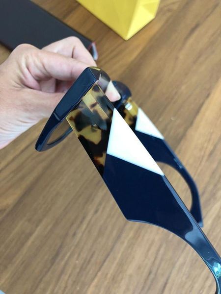 2020 fashion luxury women brand designer sunglasses square frame summer generous style mixed color frame uv protection lens, White;black
2020 fashion luxury women brand designer sunglasses square frame summer generous style mixed color frame uv protection lens, White;black