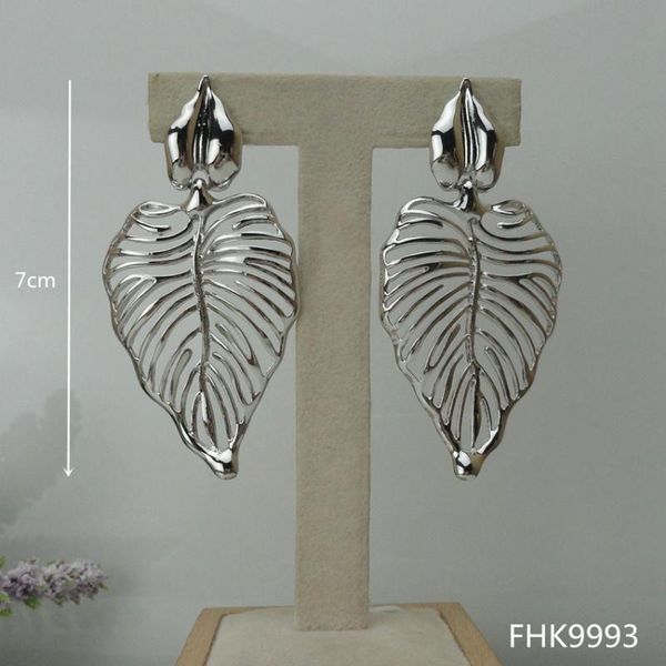 yuminglai fashion leaf shape hollow design silver color earrings for women earrings fhk9993/fhk10044
yuminglai fashion leaf shape hollow design silver color earrings for women earrings fhk9993/fhk10044
