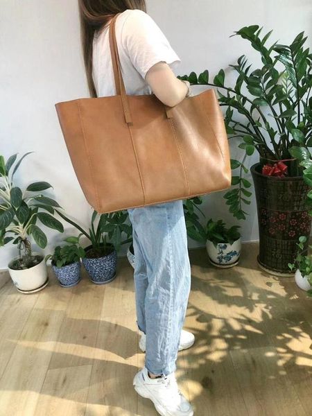 large capacity casual tote soft genuine leather women handbags luxury designer 2020 new first layer cowhide shoulder bags ladies
large capacity casual tote soft genuine leather women handbags luxury designer 2020 new first layer cowhide shoulder bags ladies