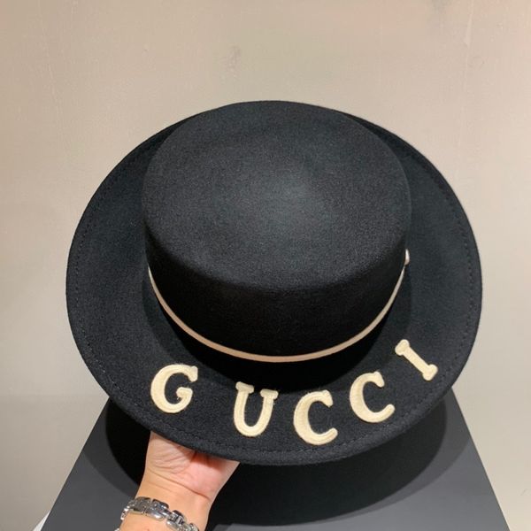 2020new autumn and winter embroidery flat cap cap designer fashion scarf bucket hat hat trend baseball cap ladies designer scarf silk
2020new autumn and winter embroidery flat cap cap designer fashion scarf bucket hat hat trend baseball cap ladies designer scarf silk