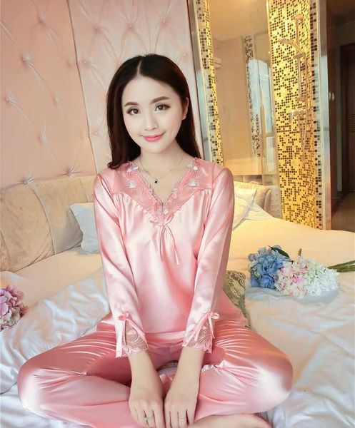 women autumn ladies sleepwear flower lace satin silk pajamas long sleeve pants mujer nightwear pyjama77, Black;red
women autumn ladies sleepwear flower lace satin silk pajamas long sleeve pants mujer nightwear pyjama77, Black;red