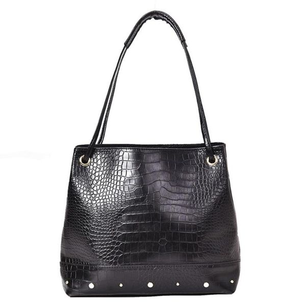 women's messenger shoulder bag 2020 new wild leather fashion simple personality buckle large capacity casual temperament h1
women's messenger shoulder bag 2020 new wild leather fashion simple personality buckle large capacity casual temperament h1