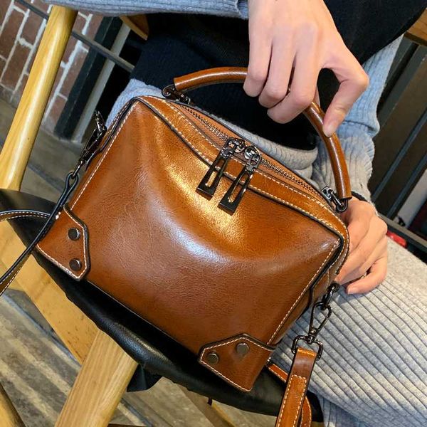 женщины tote rivet кожа crossbody сумки для женщин 2020 роскошные сумки конструктора мешком главная женская рука плечо сумка
женщины tote rivet кожа crossbody сумки для женщин 2020 роскошные сумки конструктора мешком главная женская рука плечо сумка