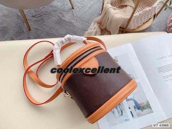 new bucket cannss womens handbag leather removable shoulder strap outdoor shoulder bag
new bucket cannss womens handbag leather removable shoulder strap outdoor shoulder bag