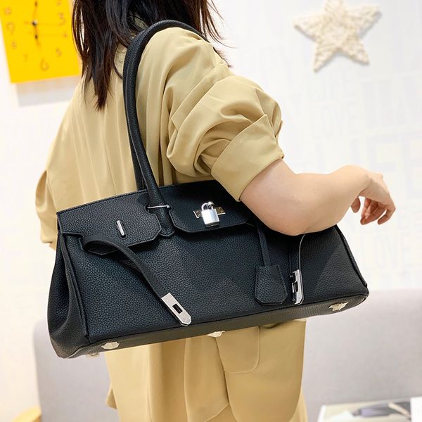 new 42cm women shoulder luxury pouch fashion for handbags bags messenger ladies crossbody padlock designer leather 5 colors popular jmplj, Red;black
new 42cm women shoulder luxury pouch fashion for handbags bags messenger ladies crossbody padlock designer leather 5 colors popular jmplj, Red;black
