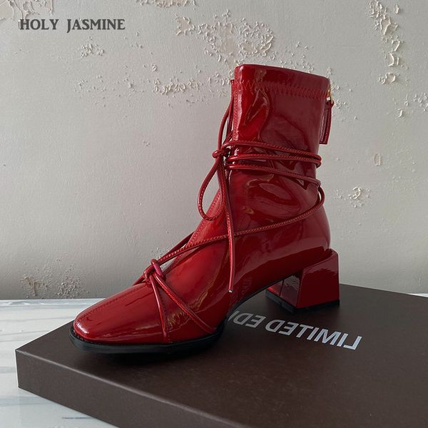 new 2020 women boots patent leather stretch fabric square heel ankle boots lace design beautiful version rubber autumn winter, Black
new 2020 women boots patent leather stretch fabric square heel ankle boots lace design beautiful version rubber autumn winter, Black
