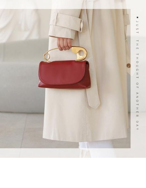 pin design women's bag 2020 new chain single shoulder messenger small square bag mini
pin design women's bag 2020 new chain single shoulder messenger small square bag mini