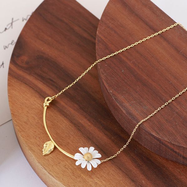european and american jewelry fashion chain necklace smile arc enamel glaze daisy flower small bee shape simple necklace girl, Silver
european and american jewelry fashion chain necklace smile arc enamel glaze daisy flower small bee shape simple necklace girl, Silver