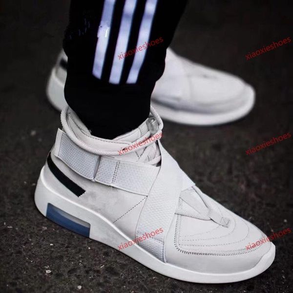 2020 men fashion all-match platform casual sneakers skateboard shoes mens comfortable to wear breathable size eur40-47, Black;red
2020 men fashion all-match platform casual sneakers skateboard shoes mens comfortable to wear breathable size eur40-47, Black;red
