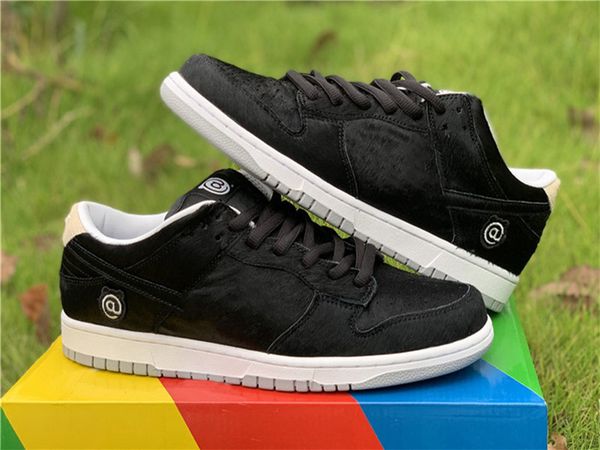 new release medicom toy x dunk sb low be@rbrick mens womens outdoor sneakers authentic shoes with box
new release medicom toy x dunk sb low be@rbrick mens womens outdoor sneakers authentic shoes with box