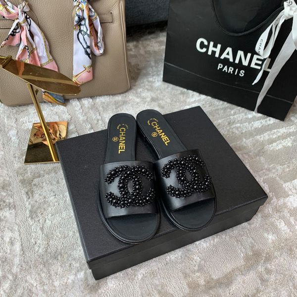 designer womens slippers luxury black pearl decoration genuine leather flat slippers with box size 35-40
designer womens slippers luxury black pearl decoration genuine leather flat slippers with box size 35-40