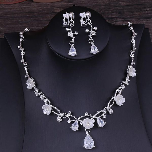 women wedding party fashion alloy tiara floral bridal jewelry set engagement water drop baroque gift necklace earing crown, Silver
women wedding party fashion alloy tiara floral bridal jewelry set engagement water drop baroque gift necklace earing crown, Silver