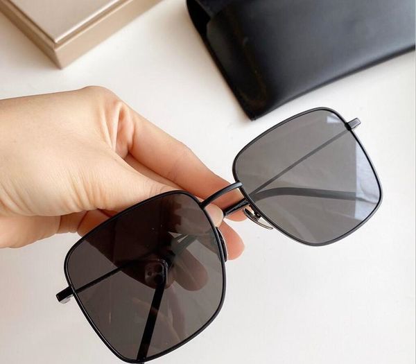 new 312 sunglasses fashion women popular square full frame uv400 lens summer style diamond frame come with case, White;black
new 312 sunglasses fashion women popular square full frame uv400 lens summer style diamond frame come with case, White;black