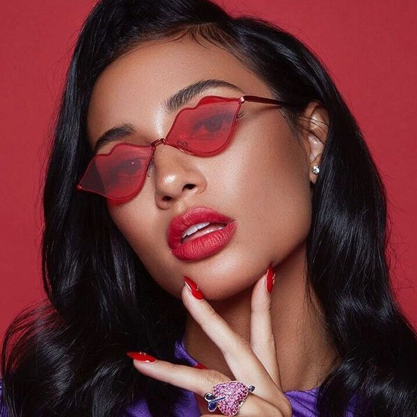 2020 новая мода brand brand конструктор губы стиль солнцезащитные очки женщины урожай металла светоотражающие очки для женщин зеркало óculos, White;black
2020 новая мода brand brand конструктор губы стиль солнцезащитные очки женщины урожай металла светоотражающие очки для женщин зеркало óculos, White;black