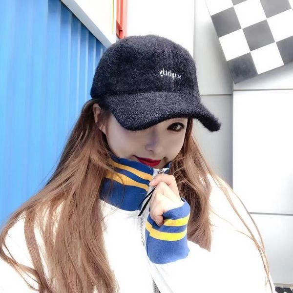 2020 latest embroidered baseball cap winter men's and women's all-around cap and hair blended leisure curved brim hat, Blue;gray
2020 latest embroidered baseball cap winter men's and women's all-around cap and hair blended leisure curved brim hat, Blue;gray
