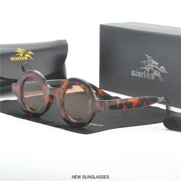 2020 brand new luxury round sunglasses women retro shades summer glasses small ladies candy eyewear with box fml, White;black
2020 brand new luxury round sunglasses women retro shades summer glasses small ladies candy eyewear with box fml, White;black