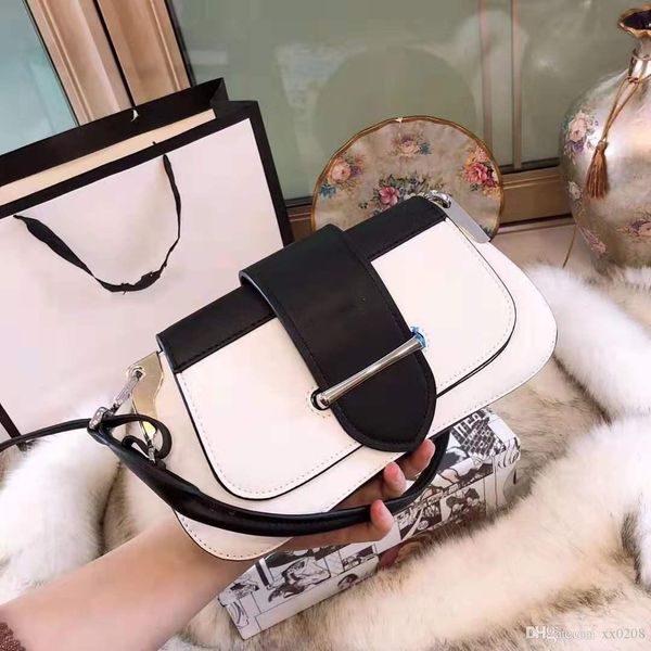 designer design quality single shoulder bag slant hanging bag new york fashion show size 28 14 4
designer design quality single shoulder bag slant hanging bag new york fashion show size 28 14 4