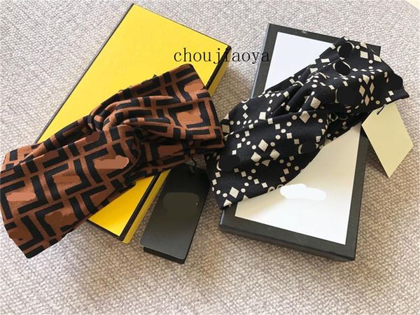 горячий продают конструктор эластичной повязка для женщин моды hairband для девушки женщин ретро полных буквы головных уборов бесплатной дос, Slivery;white
горячий продают конструктор эластичной повязка для женщин моды hairband для девушки женщин ретро полных буквы головных уборов бесплатной дос, Slivery;white