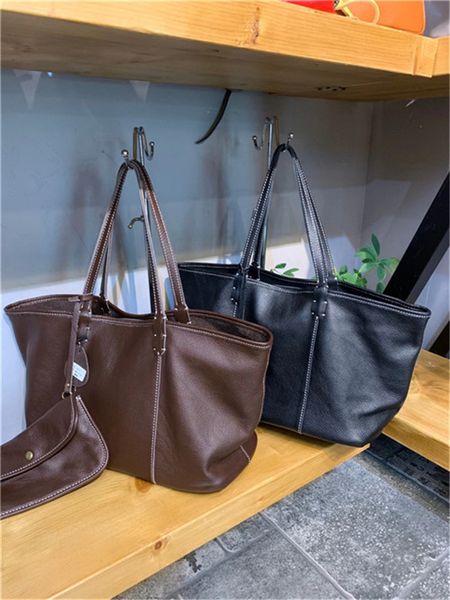 fashion womens purses handbags oil wax leather large capacity tote bag casual women shoulder
fashion womens purses handbags oil wax leather large capacity tote bag casual women shoulder