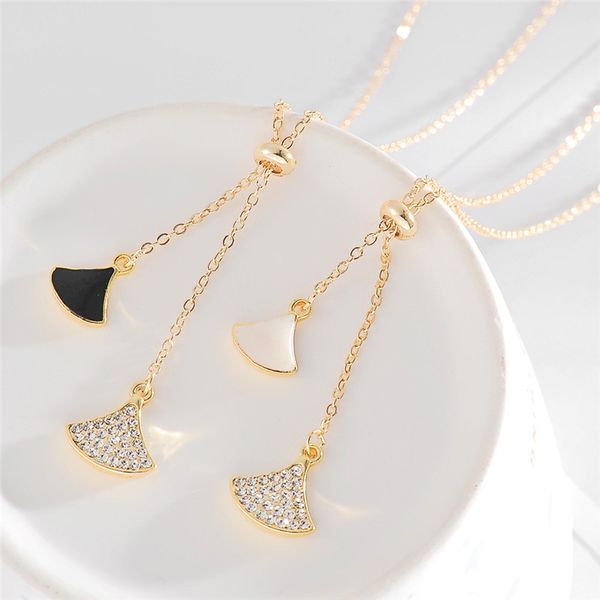 chokers fashion natural fritillary black white shell chain regular simple style clavicle small skirt necklace of women, Golden;silver
chokers fashion natural fritillary black white shell chain regular simple style clavicle small skirt necklace of women, Golden;silver