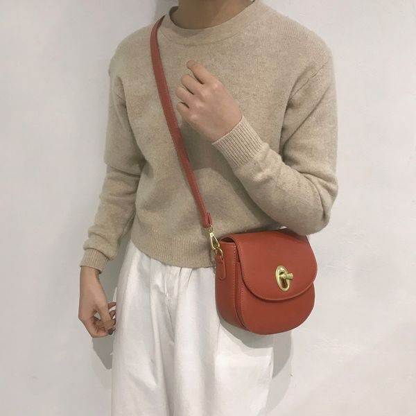 classic small crossbody bag women saddle shoulder messenger bag for girls
classic small crossbody bag women saddle shoulder messenger bag for girls