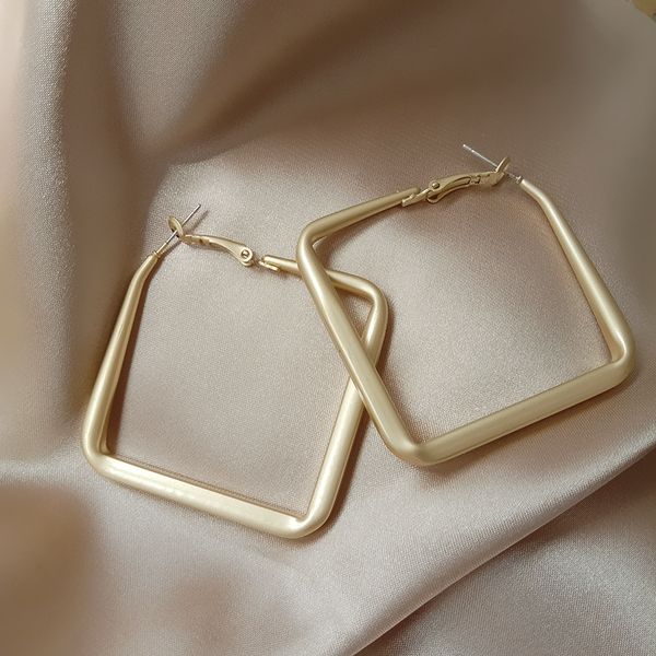 hoop & huggie 2021 exaggerated matte gold color square earrings elegant simple earring for women jewelry boucle d'oreille, Golden;silver
hoop & huggie 2021 exaggerated matte gold color square earrings elegant simple earring for women jewelry boucle d'oreille, Golden;silver