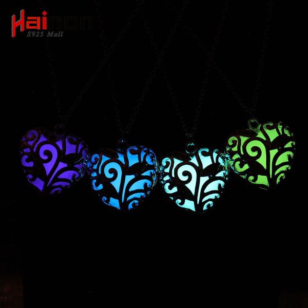 pendant necklaces 2021 fluorescence necklace women love heart gift glow in the dark with 48cm chain blue green pink jewelry, Silver
pendant necklaces 2021 fluorescence necklace women love heart gift glow in the dark with 48cm chain blue green pink jewelry, Silver