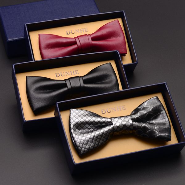 2020 new fashion men's bow ties for wedding double fabric pu leather bowtie club banquet anniversary butterfly tie with gift box, Black;gray
2020 new fashion men's bow ties for wedding double fabric pu leather bowtie club banquet anniversary butterfly tie with gift box, Black;gray