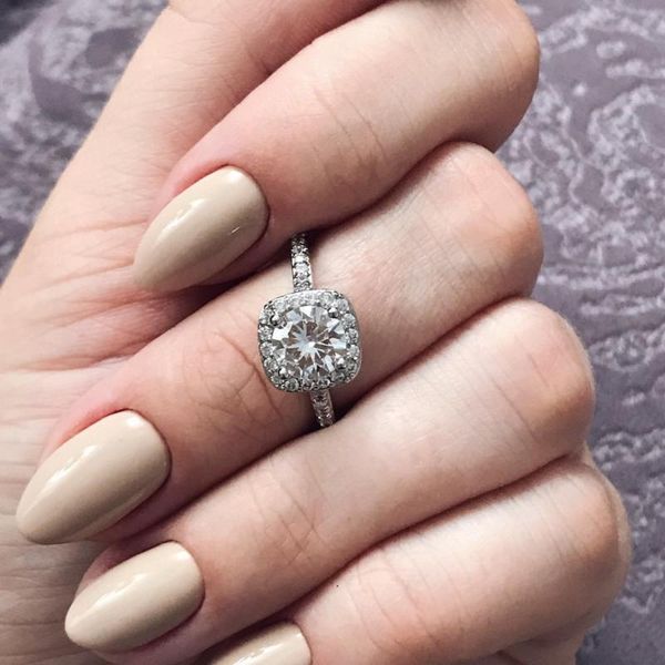 wedding rings zhouyang for women classic geometry 3a+ zircon white gold color engagement anniversary ring jewelry wholesale r531, Slivery;golden
wedding rings zhouyang for women classic geometry 3a+ zircon white gold color engagement anniversary ring jewelry wholesale r531, Slivery;golden